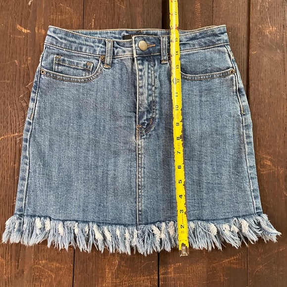 FOREVER 21 Frayed Denim Mini Skirt - Picture 5 of 11